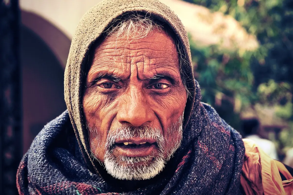 old man, face, portrait, old, elderly, aged, senior, facial expression, male, sadhu, hinduism, culture, asian, vrindavan